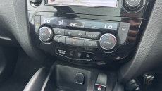 Nissan Qashqai 1.6 DiG-T N-Connecta 5dr Petrol Hatchback